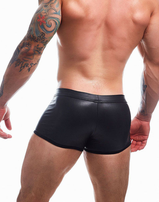 Cut4Men - Sexy Wetlook Minishort - Peekaboo - Zwart-Erotiekvoordeel.nl