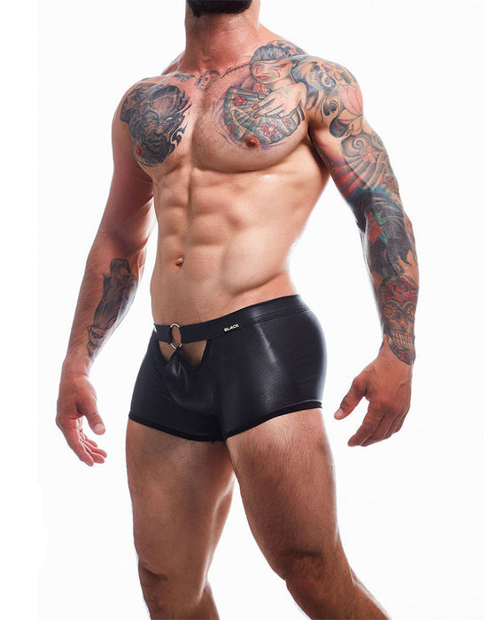 Cut4Men - Sexy Wetlook Minishort - Peekaboo - Zwart-Erotiekvoordeel.nl