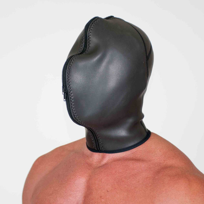 665 Neoprene - Hood - Masker - Kap - Neoprene Confinement Hood - Maten S/M en L/XL-Erotiekvoordeel.nl