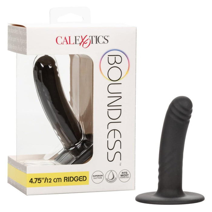 Calexotics - Boundless Ridged - Geribbelde Strap-on Anaal Plug met Zuignap - Siliconen - Twee Maten - Zwart-Erotiekvoordeel.nl