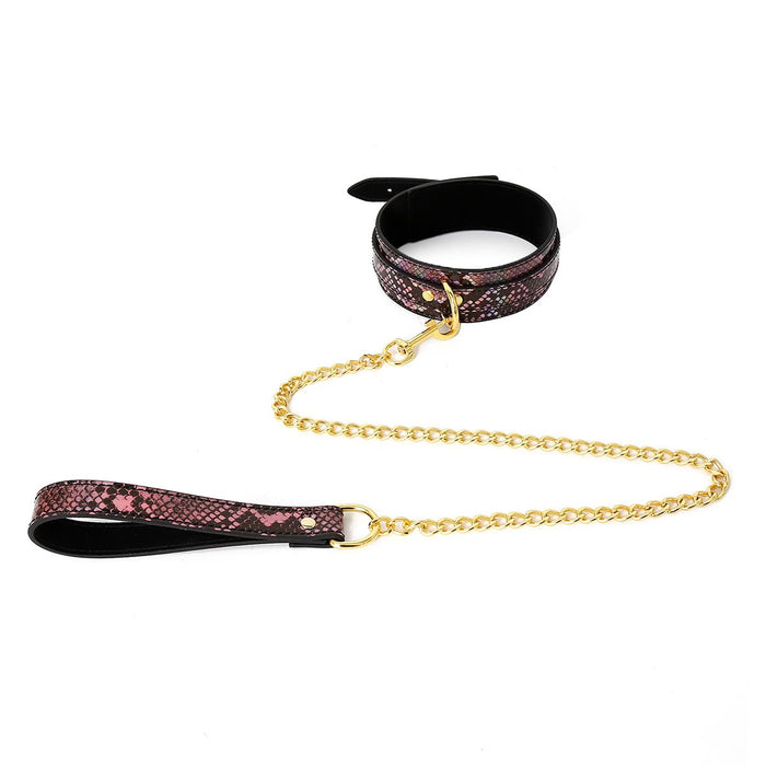 Kiotos Leather - Collar En Leiband Met Reptielenprint - Goud/Roze - veganistisch vriendelijk-Erotiekvoordeel.nl