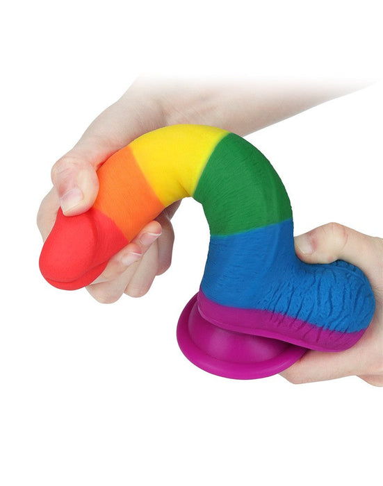 Lovetoy - Rainbow Pride Dildo met Scrotum 19.5 cm-Erotiekvoordeel.nl